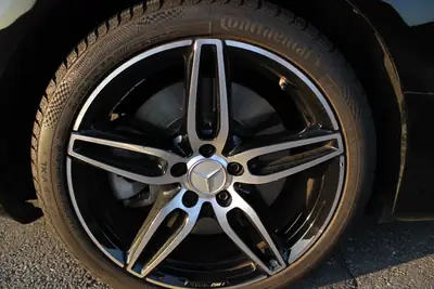 Mercedes-Benz E 53 AMG Coupé 4Matic+ — Élégance sportive et puissance maîtrisée — Miniatur 28