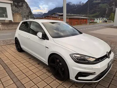 VW Golf 2.0 TSI R 4Motion DSG — Sportive 310 ch, transmission intégrale, 80 000 km — fianco