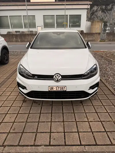 VW Golf 2.0 TSI R 4Motion DSG — Sportive 310 ch, transmission intégrale, 80 000 km — vista esterna