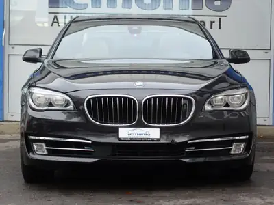 BMW 740d xDrive — Berline de prestige diesel, 313 ch et traction intégrale — rear view