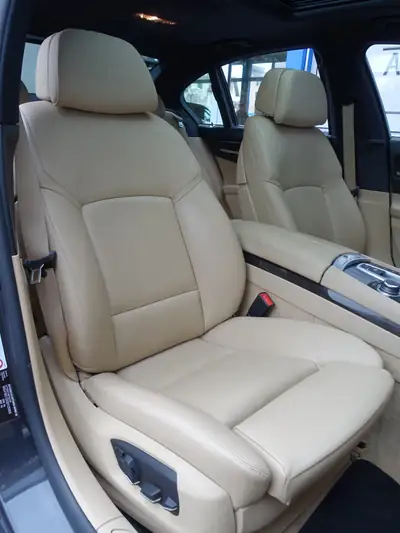 BMW 740d xDrive — Berline de prestige diesel, 313 ch et traction intégrale — Thumbnail 10