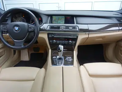 BMW 740d xDrive — Berline de prestige diesel, 313 ch et traction intégrale — Thumbnail 11