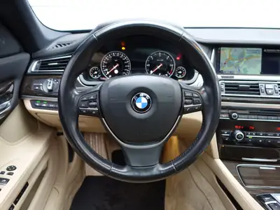 BMW 740d xDrive — Berline de prestige diesel, 313 ch et traction intégrale — Thumbnail 13
