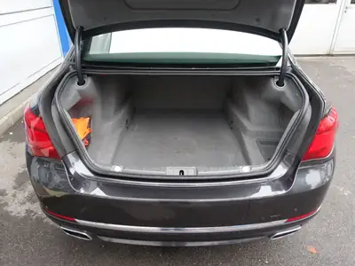 BMW 740d xDrive — Berline de prestige diesel, 313 ch et traction intégrale — Thumbnail 16