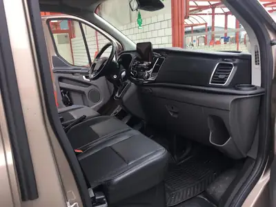 Ford Transit Custom Van 290 L1H1 — Utilitaire diesel performant, 55'000 km seulement — intérieur