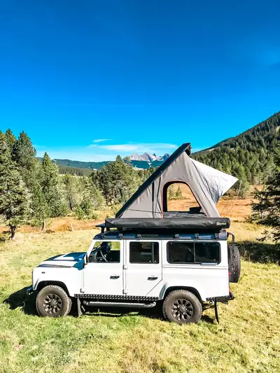 Land Rover Defender 110 TD4 — L'utilitaire légendaire, entretien complet et accessoires premium — intérieur