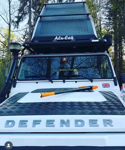 Land Rover Defender 110 TD4 — L'utilitaire légendaire, entretien complet et accessoires premium — Miniature 7