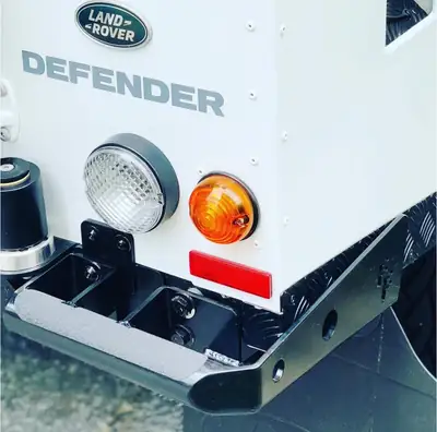 Land Rover Defender 110 TD4 — L'utilitaire légendaire, entretien complet et accessoires premium — Miniature 13