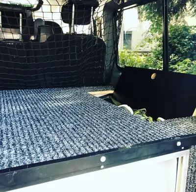 Land Rover Defender 110 TD4 — L'utilitaire légendaire, entretien complet et accessoires premium — Miniature 17