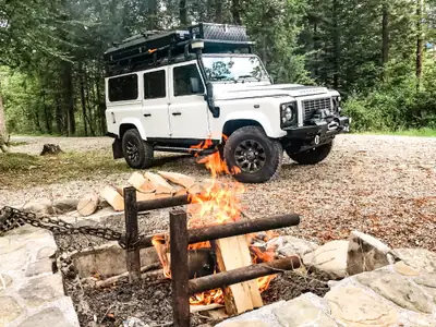 Land Rover Defender 110 TD4 — L'utilitaire légendaire, entretien complet et accessoires premium — Miniature 19