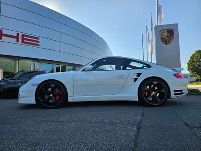 Porsche 911 Turbo 2008 — Légendaire Mezger, état collection, sans sinistre — vista esterna