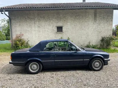 BMW 320i Cabrio 1990 — Roadster classique, sans accident, moteur pétillant — vista posteriore