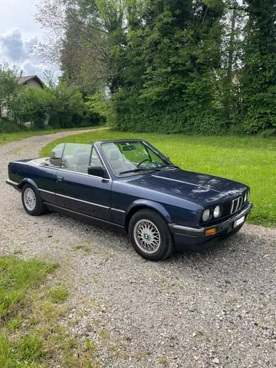 BMW 320i Cabrio 1990 — Roadster classique, sans accident, moteur pétillant — vista esterna