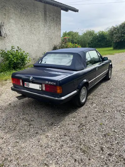 BMW 320i Cabrio 1990 — Roadster classique, sans accident, moteur pétillant — cruscotto