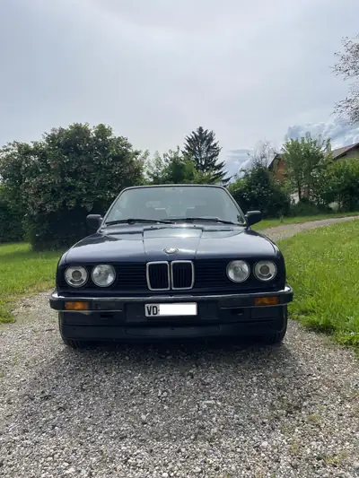 BMW 320i Cabrio 1990 — Roadster classique, sans accident, moteur pétillant — Miniatura 7