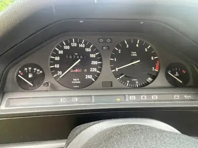 BMW 320i Cabrio 1990 — Roadster classique, sans accident, moteur pétillant — Miniatura 12