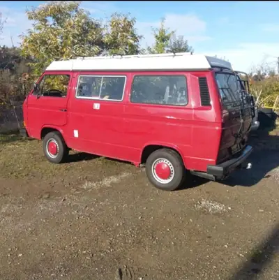 VW T3 Typ 2 Multivan Turbodiesel — Mythique van des années 80, moteur récent — vista posteriore