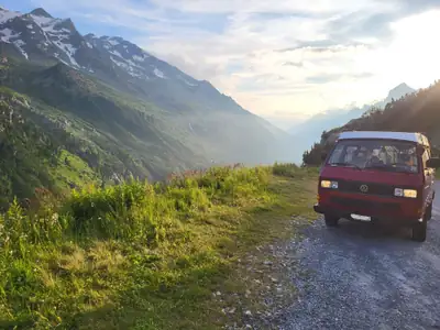 VW T3 Typ 2 Multivan Turbodiesel — Mythique van des années 80, moteur récent — vista esterna