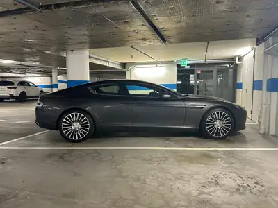 Aston Martin Rapide S — Berline sport V12 560 ch, entretien récent, 29 000 km — vue extérieure