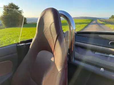 Mazda MX-5 1.8i — Roadster légendaire, 65 200 km, intérieur cuir brun — Miniatura 11