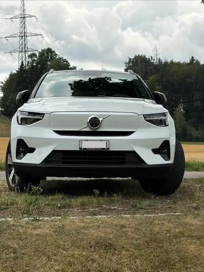 Volvo XC40 Recharge P6 Ultimate 2023 — SUV électrique premium, 18 000 km seulement — Miniature 14