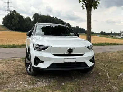 Volvo XC40 Recharge P6 Ultimate 2023 — SUV électrique premium, 18 000 km seulement — Miniature 13