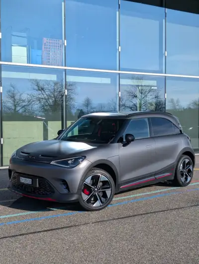 Smart #1 66 kWh Brabus AWD — SUV électrique haute performance, 43 900 km seulement — exterior view