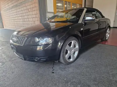 Audi S4 Cabriolet 4.2 V8 Quattro — Roadster sportif légendaire, 69'000 km seulement — Heckansicht