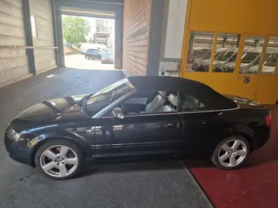 Audi S4 Cabriolet 4.2 V8 Quattro — Roadster sportif légendaire, 69'000 km seulement — Armaturenbrett