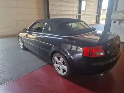 Audi S4 Cabriolet 4.2 V8 Quattro — Roadster sportif légendaire, 69'000 km seulement — Miniatur 7