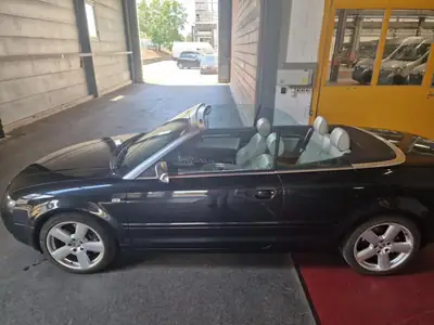 Audi S4 Cabriolet 4.2 V8 Quattro — Roadster sportif légendaire, 69'000 km seulement — Miniatur 11