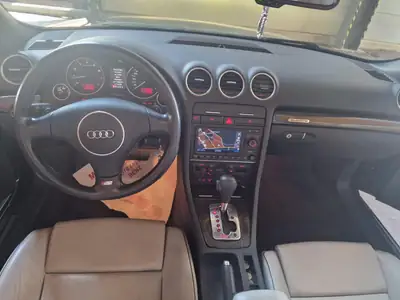 Audi S4 Cabriolet 4.2 V8 Quattro — Roadster sportif légendaire, 69'000 km seulement — Miniatur 14