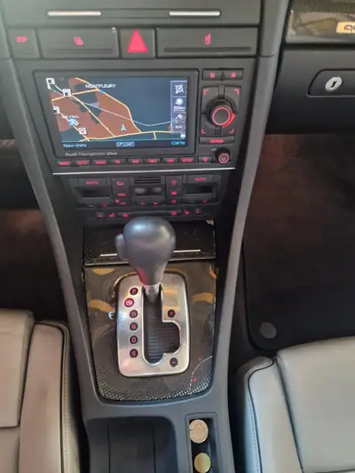 Audi S4 Cabriolet 4.2 V8 Quattro — Roadster sportif légendaire, 69'000 km seulement — Miniatur 17
