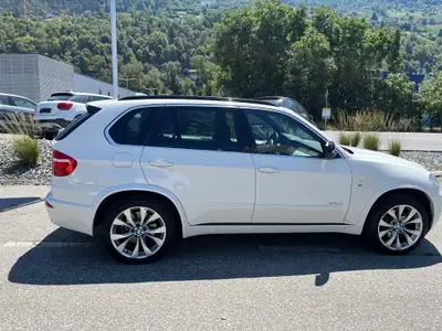 BMW X5 xDrive 35d — SUV 7 places diesel, motorisation puissante et fiable — fianco