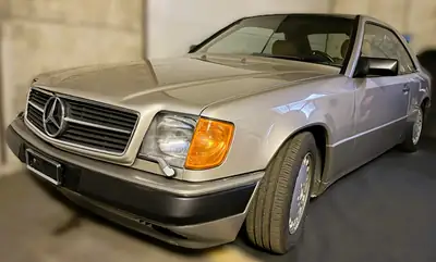 Mercedes-Benz 300 CE Coupé 1987 — Classique intemporel, 82 600 km, moteur 3.0L — Außenansicht