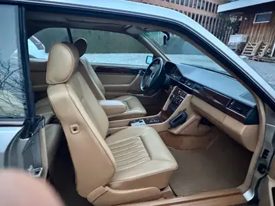 Mercedes-Benz 300 CE Coupé 1987 — Classique intemporel, 82 600 km, moteur 3.0L — Armaturenbrett