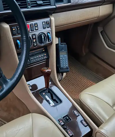 Mercedes-Benz 300 CE Coupé 1987 — Classique intemporel, 82 600 km, moteur 3.0L — Miniatur 7