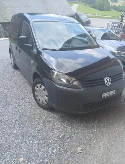 VW Caddy 2011 — Utilitaire fiable diesel, 235000 km, sans sinistre — vue extérieure