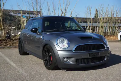 MINI John Cooper Works 1.6i — Sportive authentique, affûtée en circuit avec freins et suspensions signés — exterior view