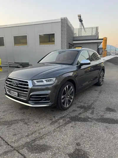 Audi SQ5 TDI Quattro — SUV sportif diesel, 72 000 km, freins révisés — exterior view