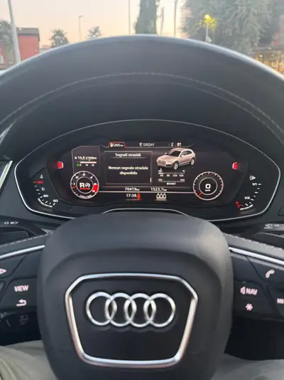 Audi SQ5 TDI Quattro — SUV sportif diesel, 72 000 km, freins révisés — interior