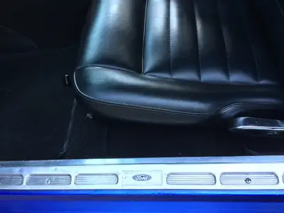 Ford Mustang GT 289 V8 1966 — Légende américaine, moteur entièrement restauré — intérieur