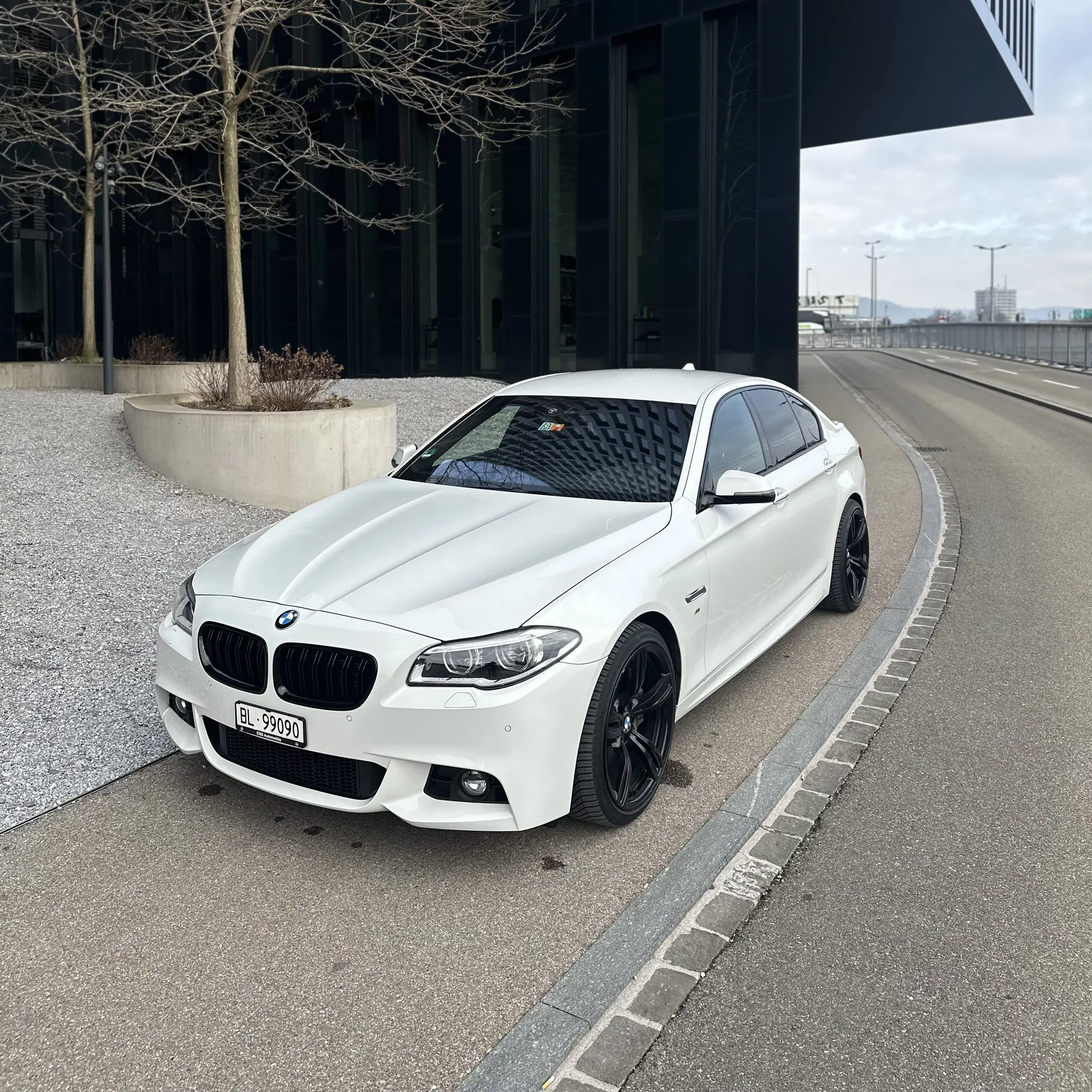 BMW ActiveHybrid 5 Steptronic — Berline hybride sportive, 340 ch et consommation maîtrisée — Außenansicht