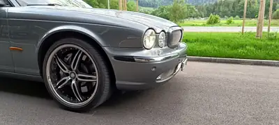 Jaguar XJ XJR 4.2 V8 S/C — Gran turismo anglais surcompressé, 396 ch — Miniatura 8