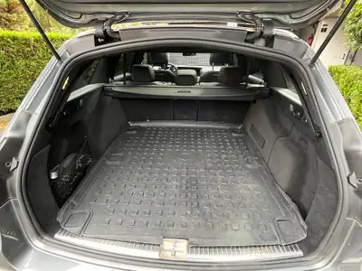 Mercedes-Benz E 350 d AMG Line 4Matic — Break diesel performant, 125 000 km — Detail