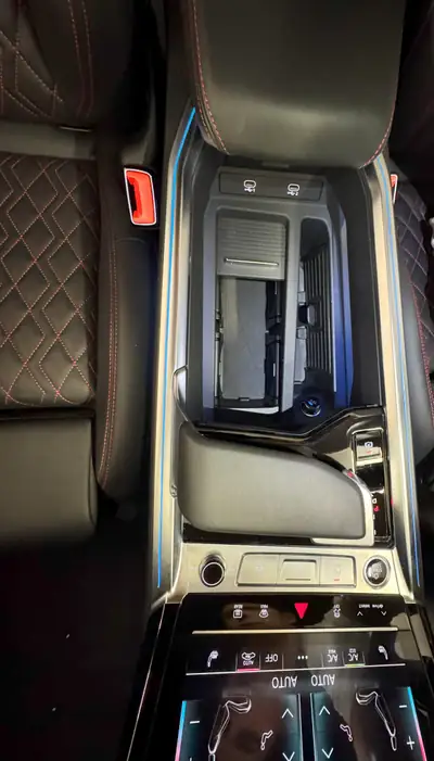 Audi Q8 e-tron Sportback 55 Black Edition — SUV électrique premium 408 ch, 60'000 km — Miniatur 13