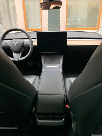 Tesla Model 3 Long Range Dual Motor AWD — Électrique haute performance, quasi neuve — Thumbnail 7