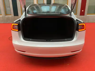 Tesla Model 3 Long Range Dual Motor AWD — Électrique haute performance, quasi neuve — Thumbnail 8