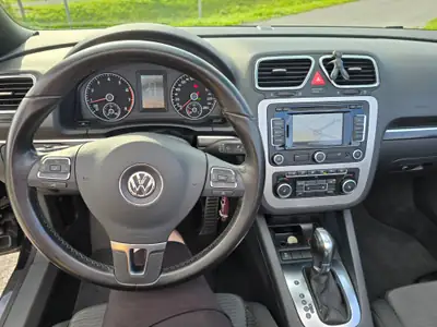 VW EOS 2.0 TSI DSG — Cabriolet sportif, révisé intégralement, sans accident — dashboard