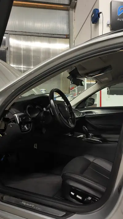 BMW 520d xDrive Touring Sport Line — Break diesel performant, 60'000 km — Miniatur 7